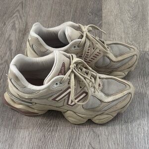 New Balance Beige 9060 Sneakers 6.5